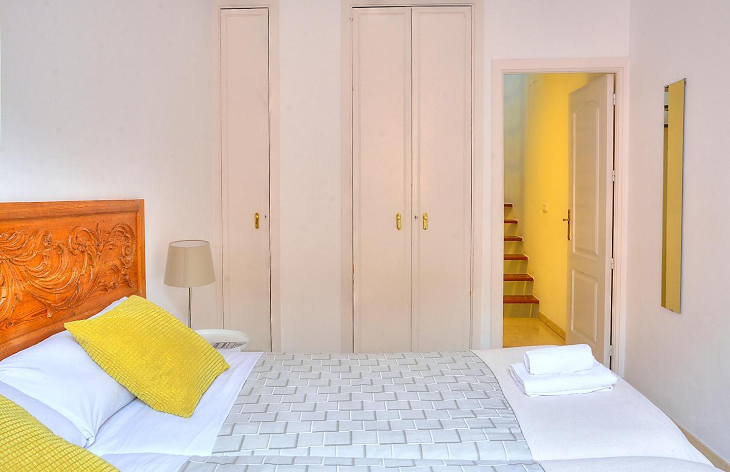 Apartamento Torre De La Plata Севилья Экстерьер фото