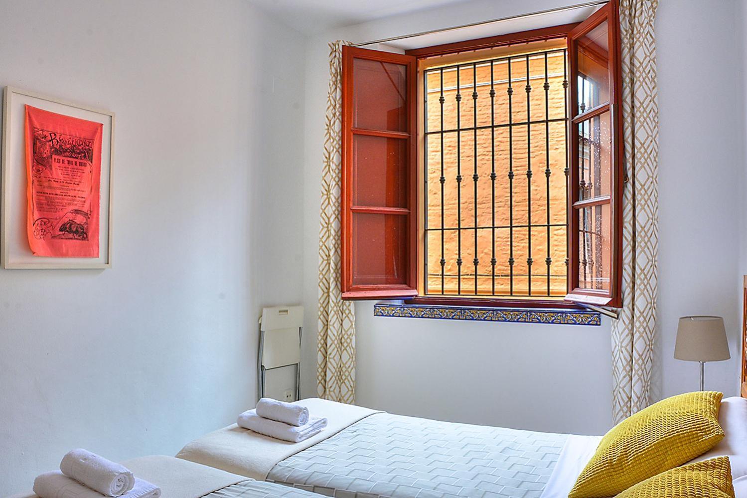 Apartamento Torre De La Plata Севилья Экстерьер фото